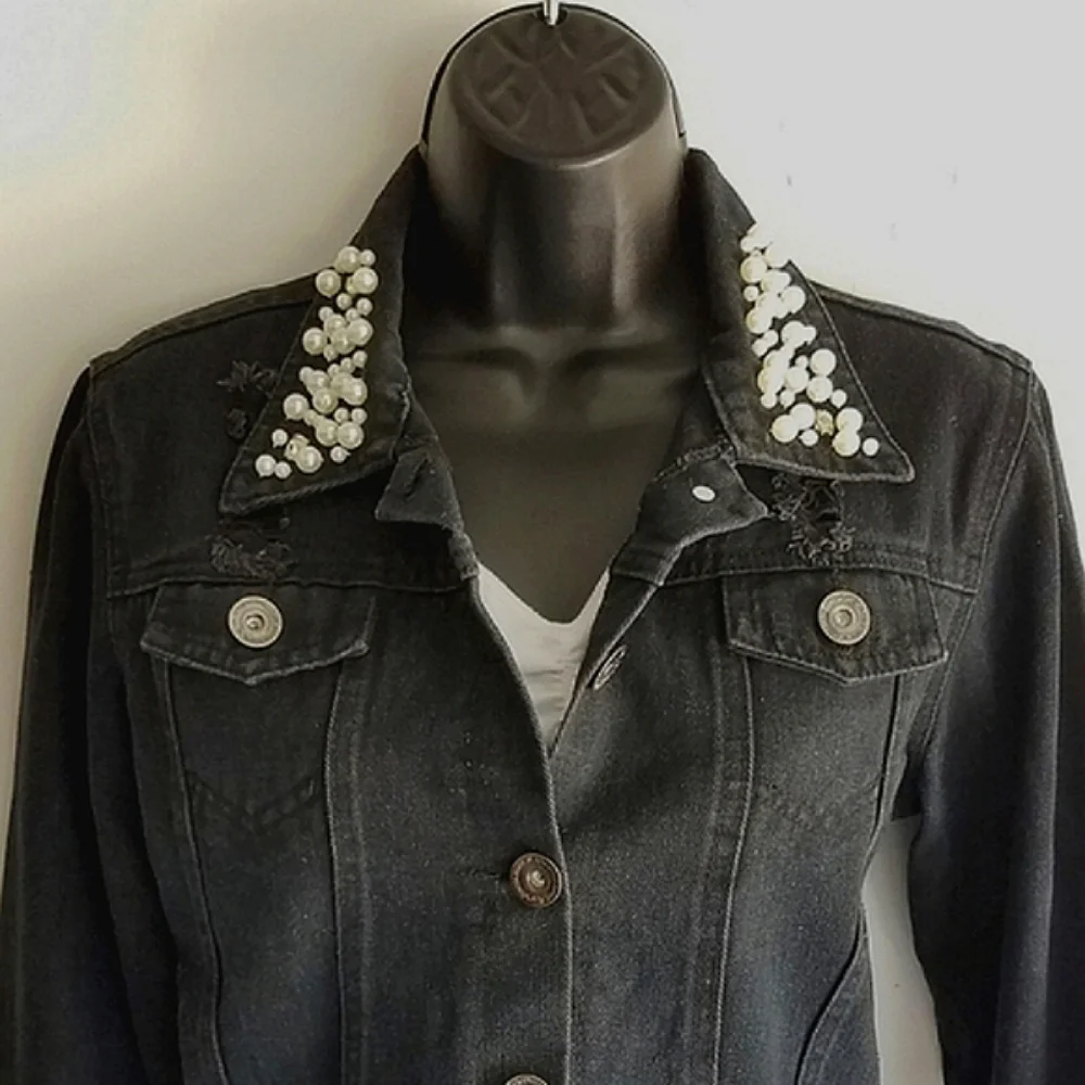 Pearled Collared Denim Jacket - Picture 4 of 6
